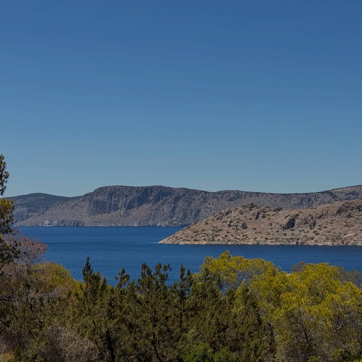 Kein Zirkus, keine Drecksarbeit, keine rituelle Empörung und keine scheinschlauen Betonköpfe, dafür muss man nicht mal den Kontinent verlassen, da reicht oft der örtliche Baggersee… #raus #reiselust #reisenmachtglücklich