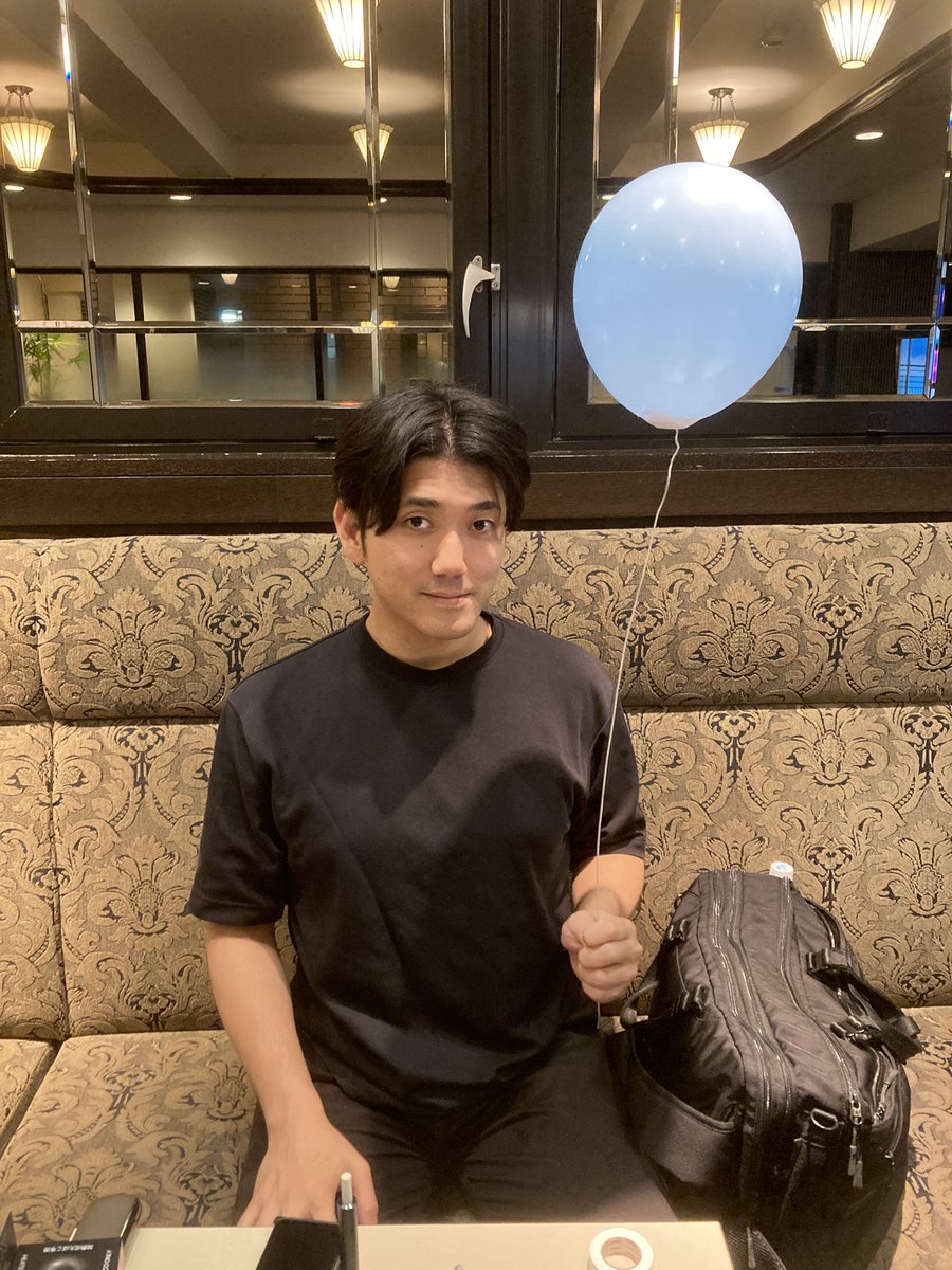 ilpyom's tweet photo. 『スマイルチャージ』『ネタダケ��ありがとうございました~！！！
相方が小道具の風船の出来が良くてめっちゃ気に入ってたんですけど、帰りに割れちゃいました🎈
相方ごめんよ🙏
あと割れて道端で大きな声出してごめんよ🙏 https://t.co/PCkEyamjSA
