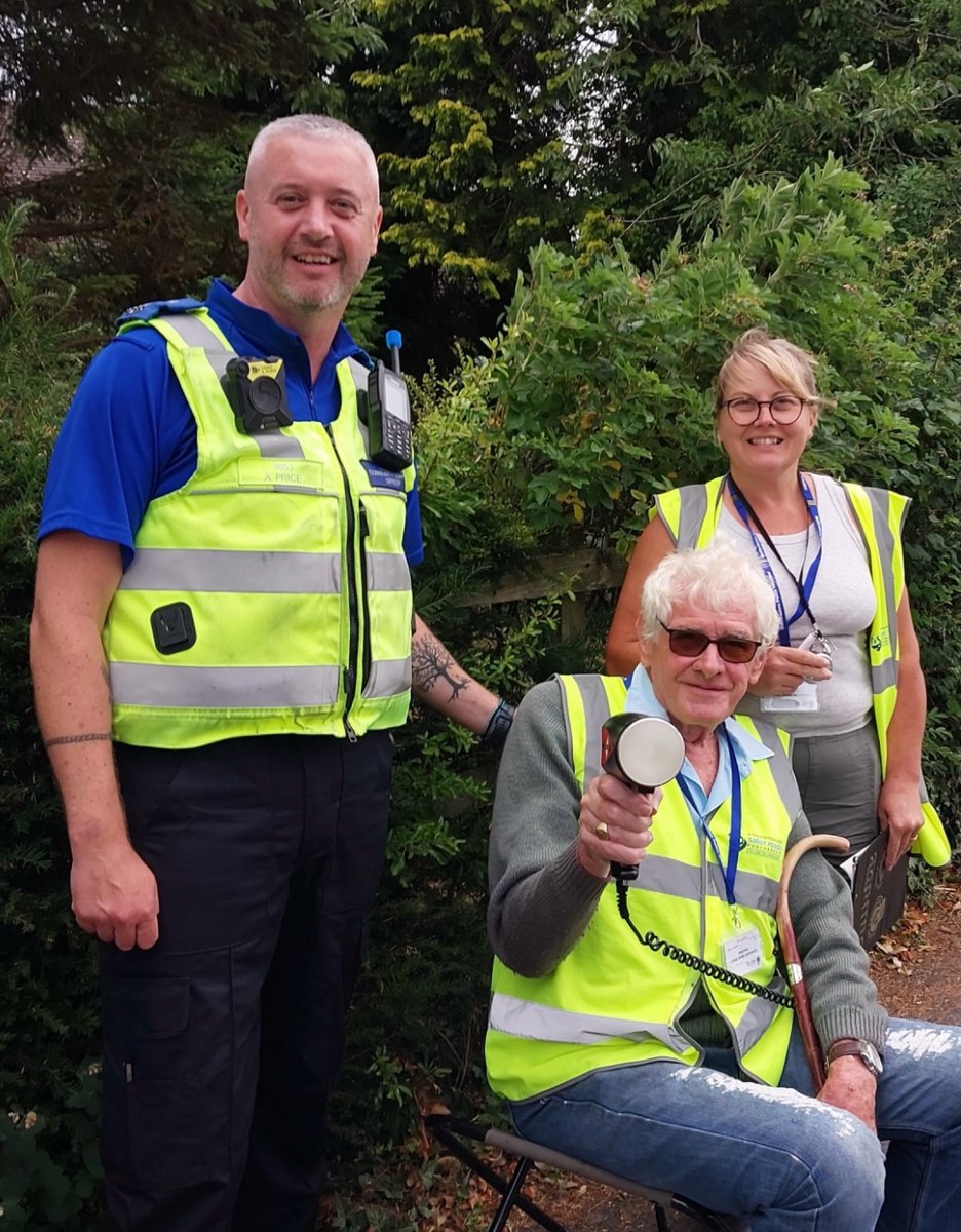 Yesterday, PCSO Price was out with Bishops Wood Community Speed Watch on Ivetsey Bank Road 🚨

Most drivers kept to the speed limit 🚙 #30mph