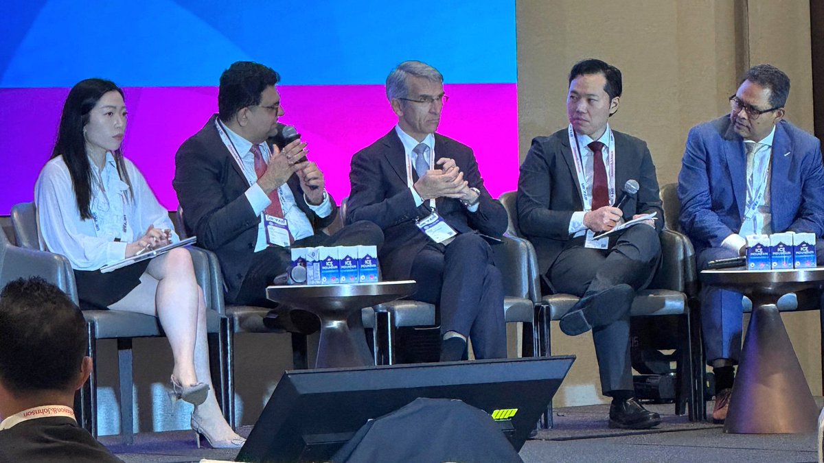 Jia-Lun Kwok (@jl_kwok) on Twitter photo #Urofair25 x #EAUendourology
<a href="/OTRAXER/">Olivier Traxer</a> <a href="/endouro/">Prof Bhaskar Somani</a> <a href="/steffiyuen/">Steffi Yuen</a> <a href="/albasierrad/">Alba Sierra del Rio</a> <a href="/jl_kwok/">Jia-Lun Kwok</a> <a href="/DocGauhar/">DrG</a> <a href="/Shresthanyl/">Anil Shrestha</a> #Fpanthier #Urofair25 x #EAUendourology
<a href="/OTRAXER/">Olivier Traxer</a> <a href="/endouro/">Prof Bhaskar Somani</a> <a href="/steffiyuen/">Steffi Yuen</a> <a href="/albasierrad/">Alba Sierra del Rio</a> <a href="/jl_kwok/">Jia-Lun Kwok</a> <a href="/DocGauhar/">DrG</a> <a href="/Shresthanyl/">Anil Shrestha</a> #Fpanthier