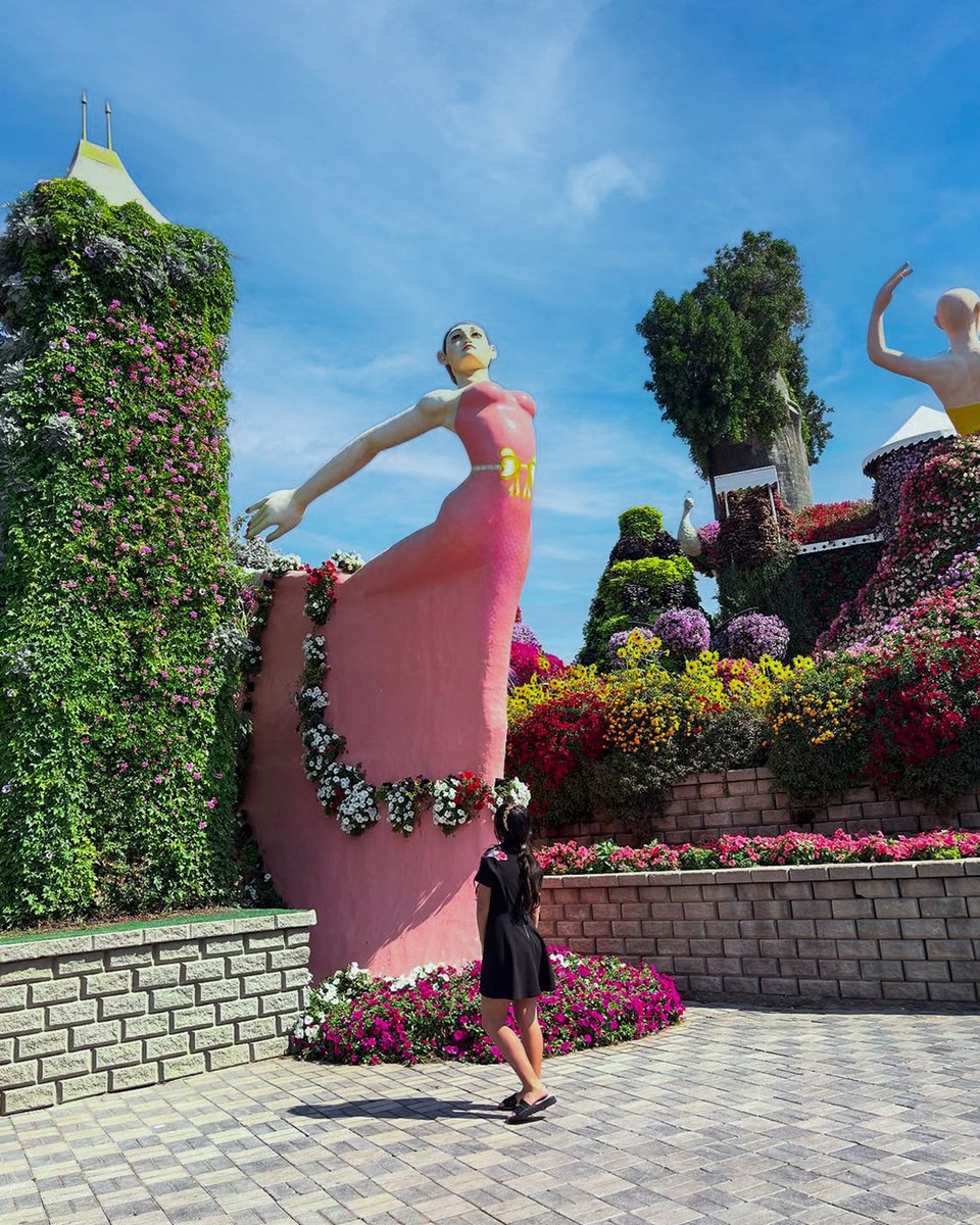Dubai Miracle Garden tweet media