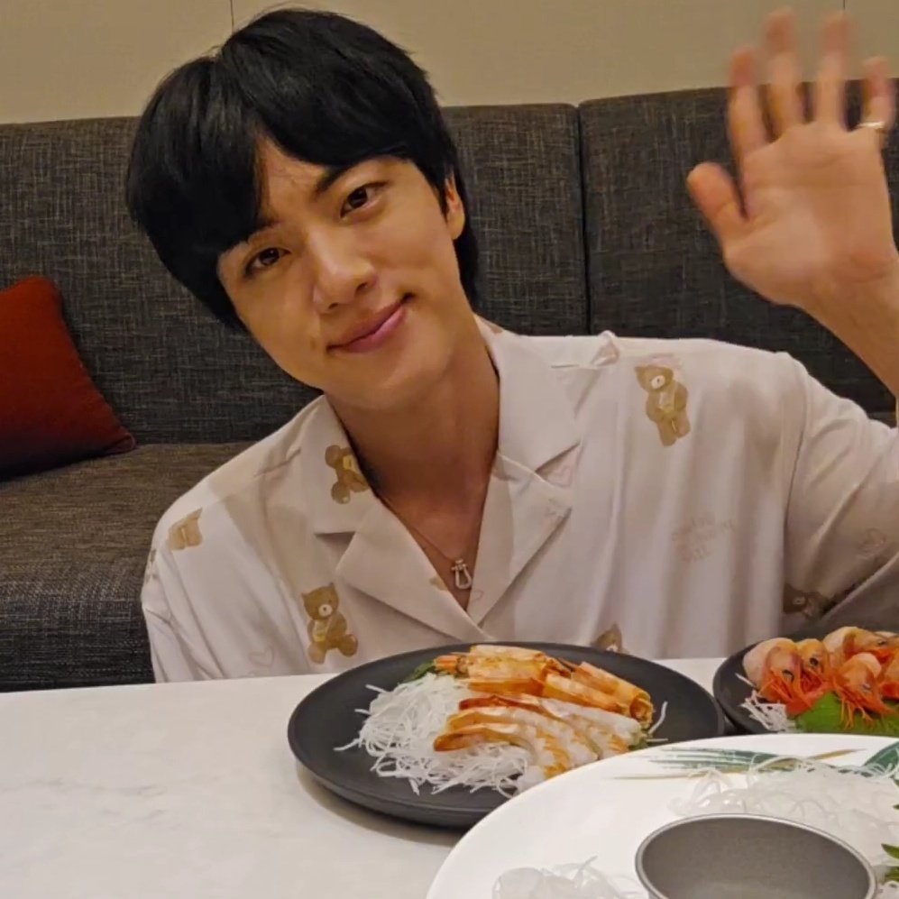 jinniesbread's tweet image. my lovely bread jinnie, thank you for today ♡ i hope you rest well •ᴗ•