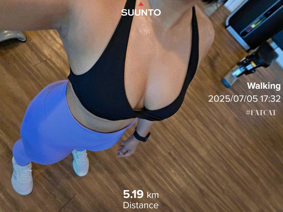 Isthatfunyes's tweet photo. เป้าหมายใหม่เดือนนี้ ว่าจะโยคะซักหน่อยยยย 🧘‍♀️🍑✌️🐈‍⬛️🐾 #workout #fwb #fwbกทม #skinship https://t.co/KD3JfVLWnn