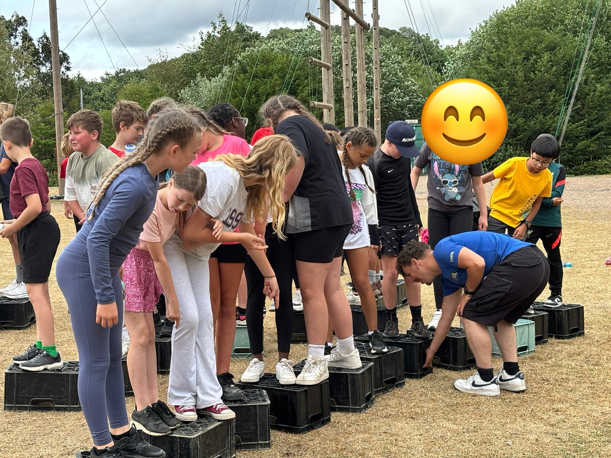_Sandringham's tweet image. It might be the weekend, but Year 6 are problem solving and showing great creativity to overcome the challenges they're encountering. Teamwork makes the dream work!