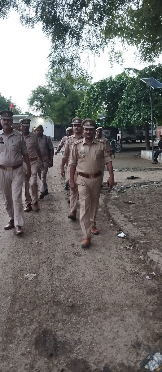 HAMIRPUR POLICE (@hamirpurpolice) on Twitter photo #_SPрд╣рдореАрд░рдкреБрд░ рдХреЗ рдирд┐рд░реНрджреЗрд╢рди рдореЗрдВ рдерд╛рдирд╛ рд╕рд┐рд╕реЛрд▓рд░ рдкреБрд▓рд┐рд╕ рджреНрд╡рд╛рд░рд╛ рдЖрдЧрд╛рдореА рддреНрдпреЛрд╣рд╛рд░ рдореЛрд╣рд░реНрд░рдо рдХреЗ рджреГрд╖реНрдЯрд┐рдЧрдд рдЖрдордЬрди рдореЗрдВ рд╕реБрд░рдХреНрд╖рд╛ рдХрд╛ рднрд╛рд╡ рдЬрд╛рдЧреГрдд рдХрд░рдиреЗ рдХреЗ рдЙрджреНрджреЗрд╢реНрдп рд╕реЗ рдерд╛рдирд╛ рдХреНрд╖реЗрддреНрд░рдЕрдВрддрд░реНрдЧрдд рдореБрдЦреНрдп рдорд╛рд░реНрдЧ/рдмрд╛рдЬрд╛рд░,рд╕рд╛рд░реНрд╡рдЬрдирд┐рдХ/рднреАрдбрд╝рднрд╛рдбрд╝ рд╡рд╛рд▓реЗ рд╕реНрдерд╛рдиреЛрдВ рдореЗрдВ рдкреИрджрд▓ рдЧрд╕реНрдд/рднреНрд░рдордг рд╡ рд╡рд╛рд╣рдиреЛрдВ рдХреА рдЪреЗрдХрд┐рдВрдЧ рдХреА рдЧрдИ ред #UPPolice #_SPрд╣рдореАрд░рдкреБрд░ рдХреЗ рдирд┐рд░реНрджреЗрд╢рди рдореЗрдВ рдерд╛рдирд╛ рд╕рд┐рд╕реЛрд▓рд░ рдкреБрд▓рд┐рд╕ рджреНрд╡рд╛рд░рд╛ рдЖрдЧрд╛рдореА рддреНрдпреЛрд╣рд╛рд░ рдореЛрд╣рд░реНрд░рдо рдХреЗ рджреГрд╖реНрдЯрд┐рдЧрдд рдЖрдордЬрди рдореЗрдВ рд╕реБрд░рдХреНрд╖рд╛ рдХрд╛ рднрд╛рд╡ рдЬрд╛рдЧреГрдд рдХрд░рдиреЗ рдХреЗ рдЙрджреНрджреЗрд╢реНрдп рд╕реЗ рдерд╛рдирд╛ рдХреНрд╖реЗрддреНрд░рдЕрдВрддрд░реНрдЧрдд рдореБрдЦреНрдп рдорд╛рд░реНрдЧ/рдмрд╛рдЬрд╛рд░,рд╕рд╛рд░реНрд╡рдЬрдирд┐рдХ/рднреАрдбрд╝рднрд╛рдбрд╝ рд╡рд╛рд▓реЗ рд╕реНрдерд╛рдиреЛрдВ рдореЗрдВ рдкреИрджрд▓ рдЧрд╕реНрдд/рднреНрд░рдордг рд╡ рд╡рд╛рд╣рдиреЛрдВ рдХреА рдЪреЗрдХрд┐рдВрдЧ рдХреА рдЧрдИ ред #UPPolice