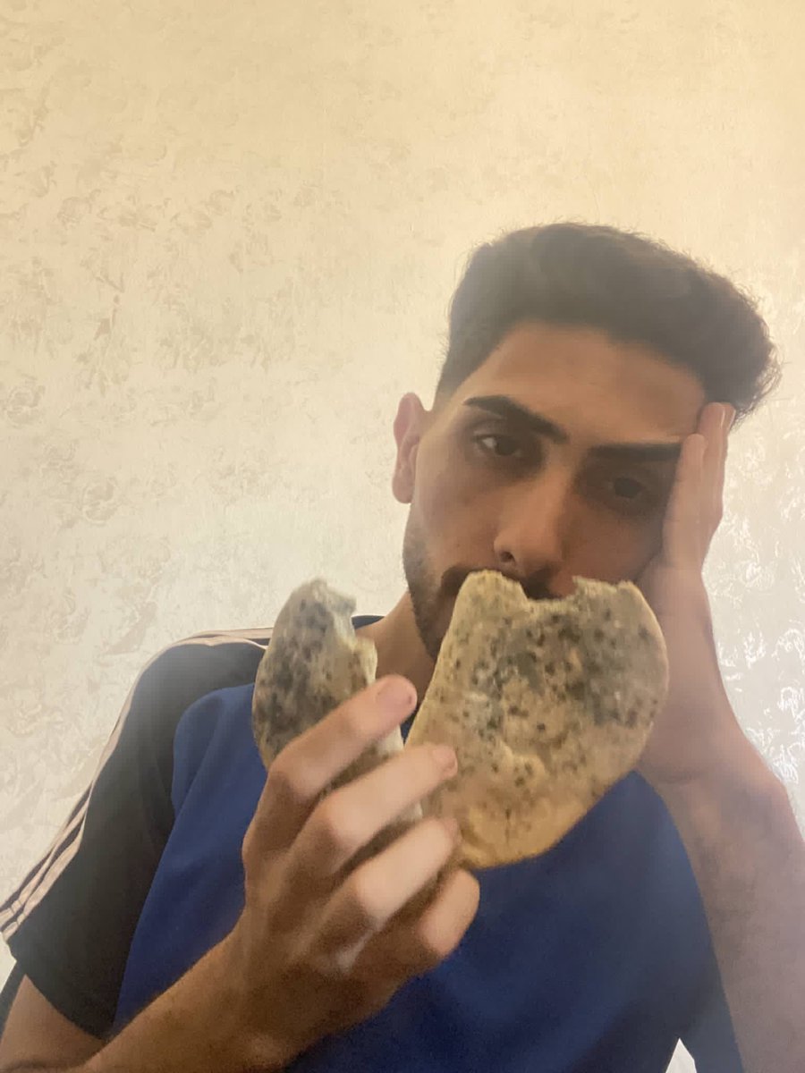 Dr_SaebGaza's tweet photo. ‼️‼️
I'M NOT A HERO, I'M IN PAIN.
MY FEVER IS HIGH, MY HEAD IS POUNDING, AND MY INFECTED LEG IS GETTING WORSE.
I CAN'T WALK, AND EVERY MOMENT HURTS.
I'M JUST ASKING FOR A CHANCE TO HEAL AND SURVIVE.
DON'T LEAVE ME ALONE IN MY PAIN.

https://t.co/CdhPnbYbcL https://t.co/gzasAjLfcj