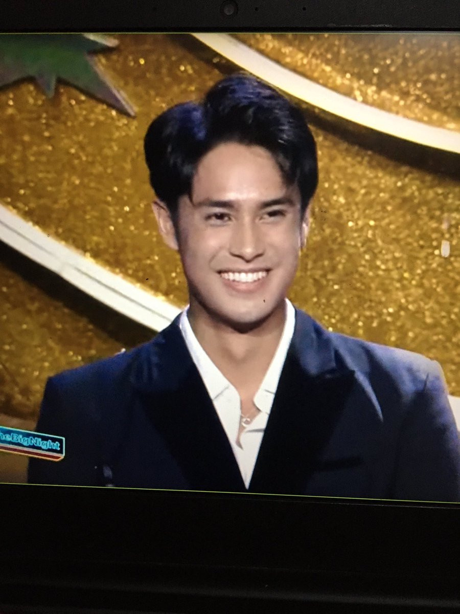 rain042698's tweet photo. Official messenger ni Kuya ang atake.
#DonnyPangilinan #PBBCollabTheBigNight https://t.co/0ZCH8MpZt7