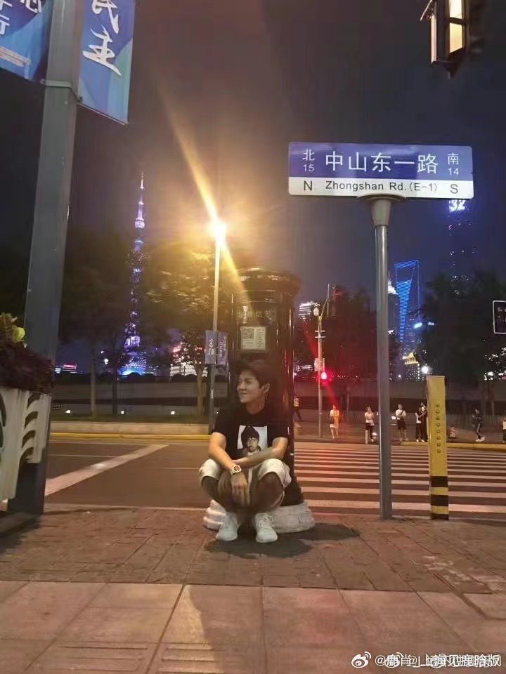 ailu5han's tweet image. Two... photos I forgot to send😂