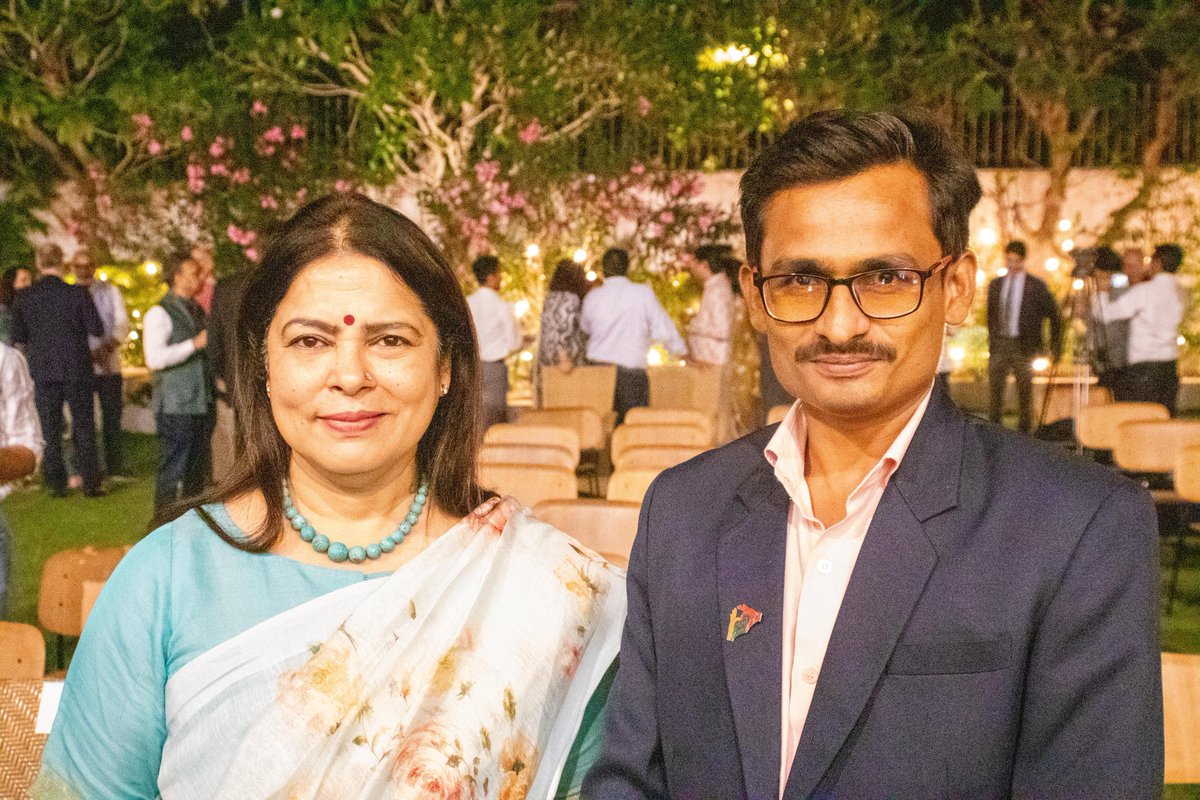 UdayBhanuIYC's tweet image. इस गटर के कीड़े का नाम है रत्न रंजन,
पिता का नाम है श्री उपेंद्र सिंह,
मूल निवासी: पटेढ़ी, बेलसर ब्लाक, वैशाली बिहार।

अतीत में: कभी साइकिल चलाया करता था,

वर्तमान में: भाजपा के लिए गंदे-गंदे वीडियो बनाता है।

भविष्य में: पुलिस थाना और जेल में पाया जाएगा।

अब ट्वीट डिलीट करने से…