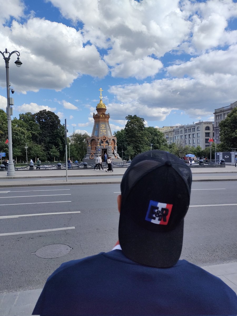 🛬 Les camarades de la section Nord ont atterri à Moscou pour une semaine.
Suivez nos aventures en vous abonnant à notre compte X et à notre canal Telegram 👉 t.me/ERNordPasdeCal…