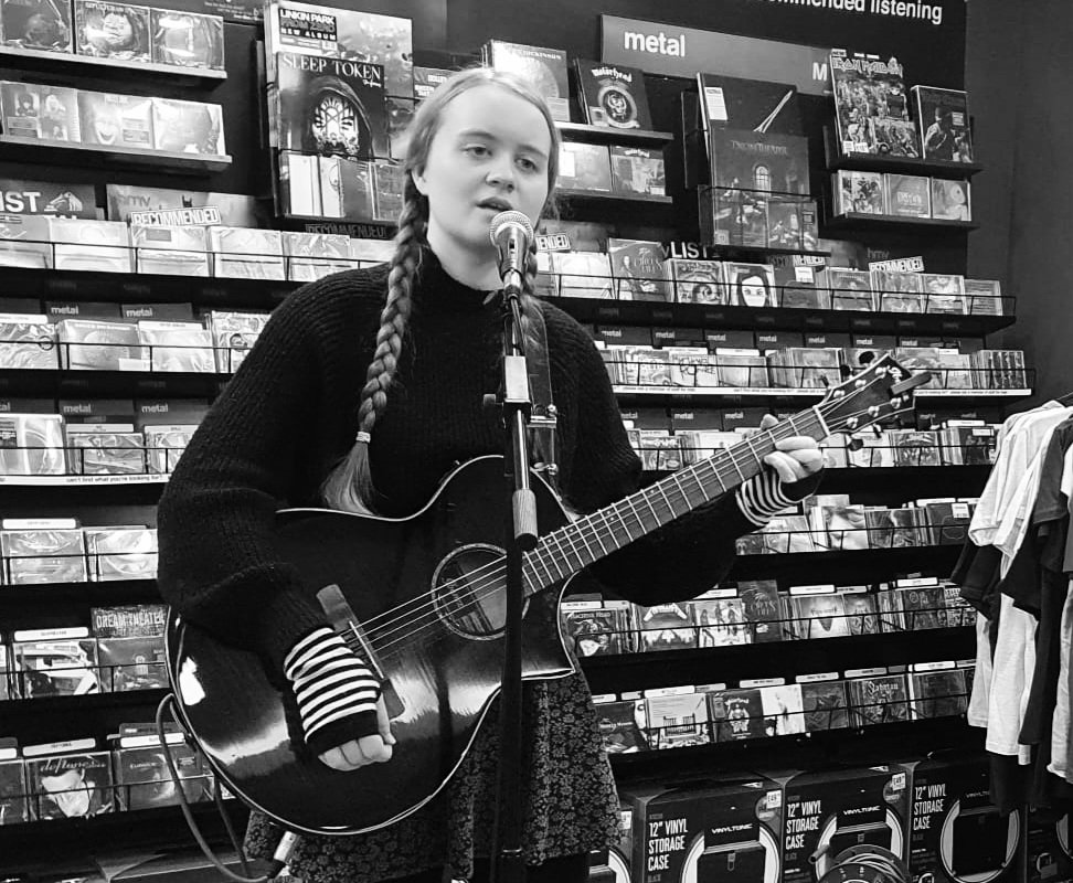 hmv Yeovil tweet media