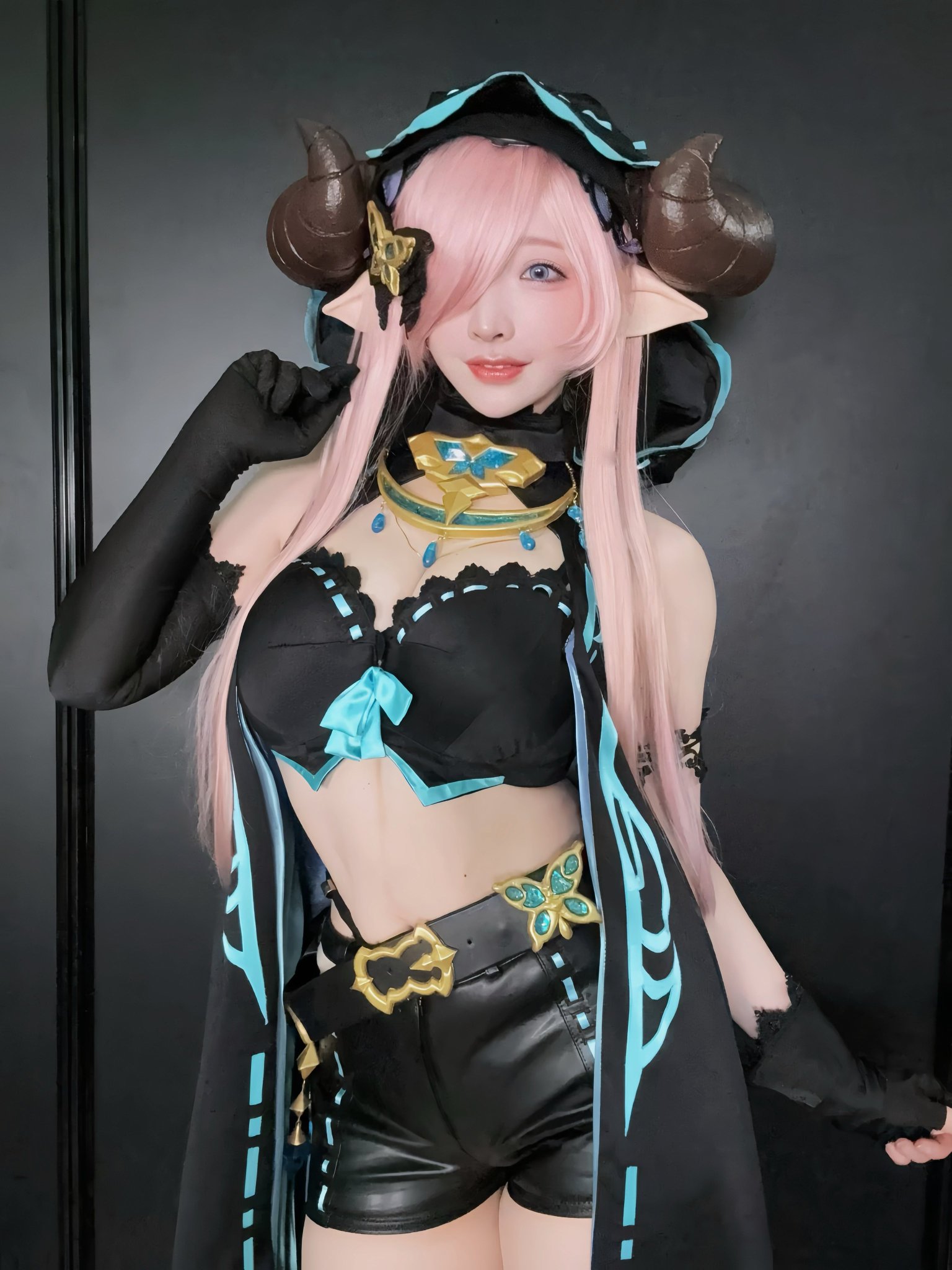 みぃこ コスプレ写真集 コスプレイヤー グラブルコスプレ 5冊＋チェキ みぃこ コスプレ写真集 コスプレイヤー グラブルコスプレ 5冊＋