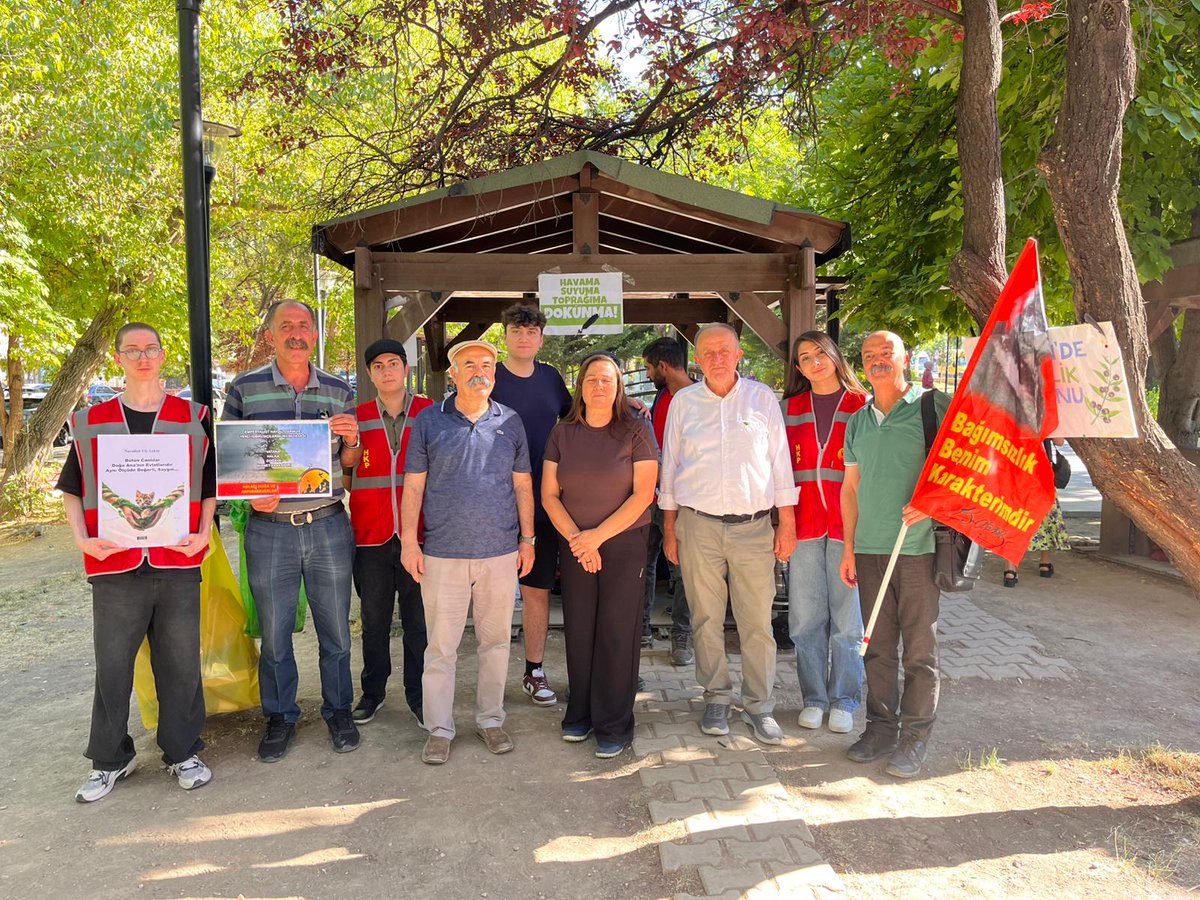 Meclis’ten geçen talan yasasına karşı direnen İkizköylülerin Cemal Süreya Parkı’ndaki direnişini ziyaret ettik.

Akbelen İkizköy şahsında, doğasına ve yaşamına sahip çıkan herkese selam olsun! ✊🏻