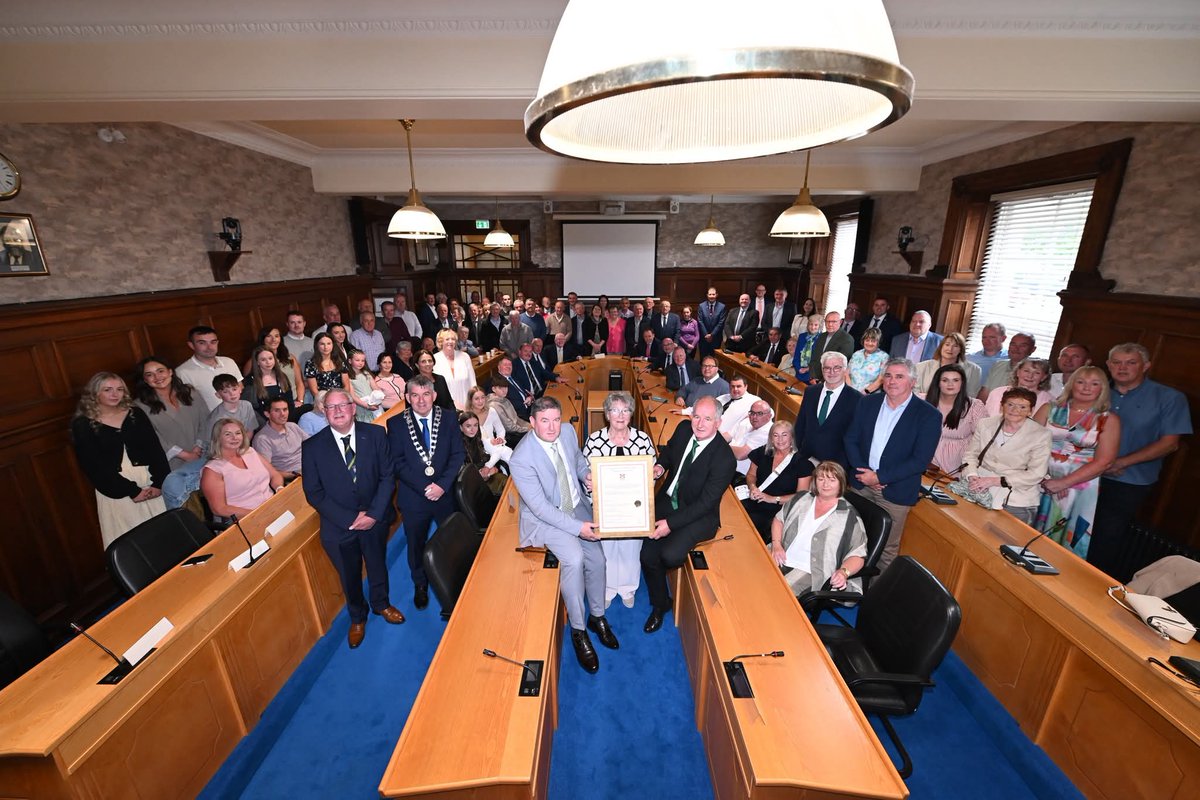 McConalogue's tweet image. Wonderful to see the Blaney family being honoured with a civic reception to mark 100 years of continuous political representation on Donegal County Council.
The event recognised, acknowledged & congratulated the Blaney family on what is a truly unique and remarkable achievement.
