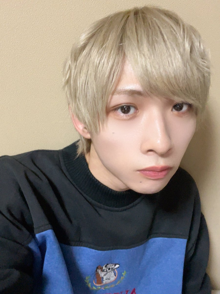 いつ撮ったかわからない自撮りを載せます
おやしゅみ！