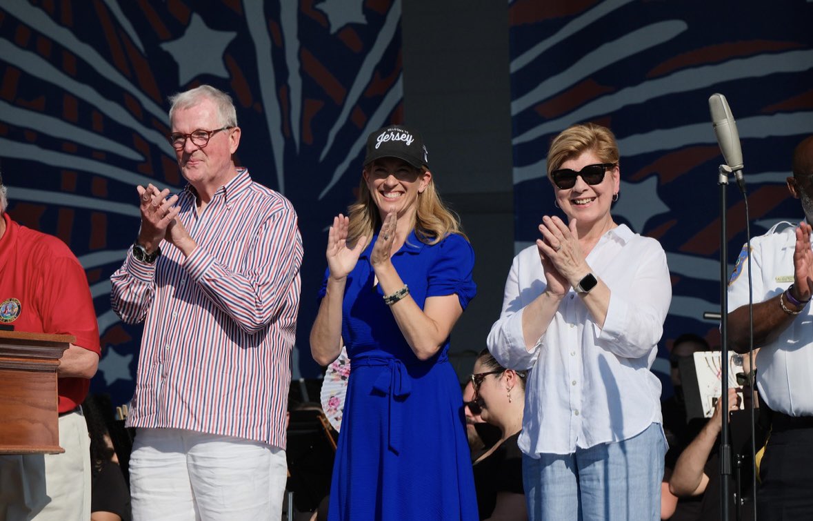 NelliePou's tweet image. We had a great time yesterday with thousands of our Bergen neighbors and @govmurphy @mikiesherrill celebrating our beautiful communities and America’s 249th birthday! 🇺🇸🇺🇸🇺🇸🇺🇸