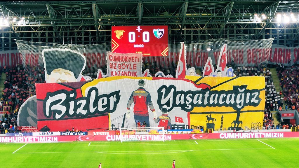 Türkiyeli değil, TÜRK Tribüncüleriz. #Göztepe