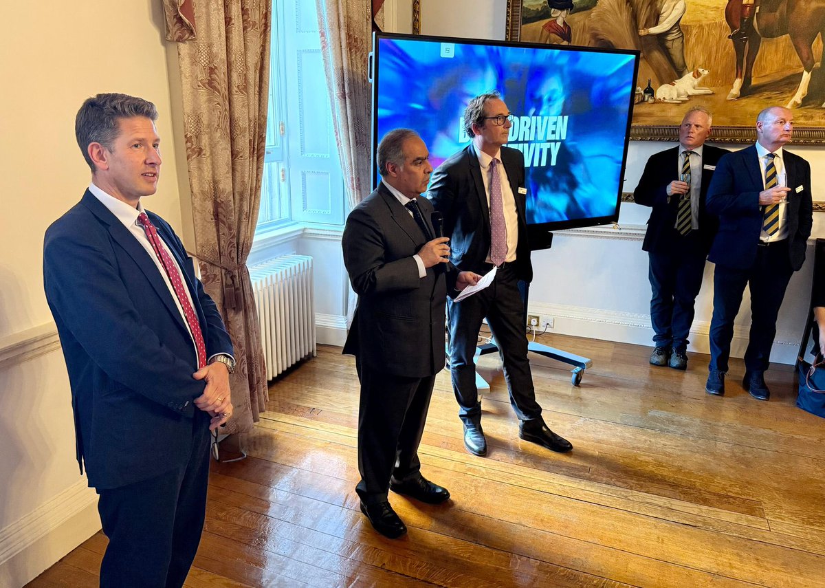 BahrainEmbUK's tweet image. At a reception for British and Arab Ambassadors hosted by the Middle East Association, H.E. Sh. @Fawaz_Alkhalifa, Ambassador of 🇧🇭 to the 🇬🇧, delivered a keynote address highlighting the strength of Arab-British ties and the Association’s vital role in deepening cooperation.