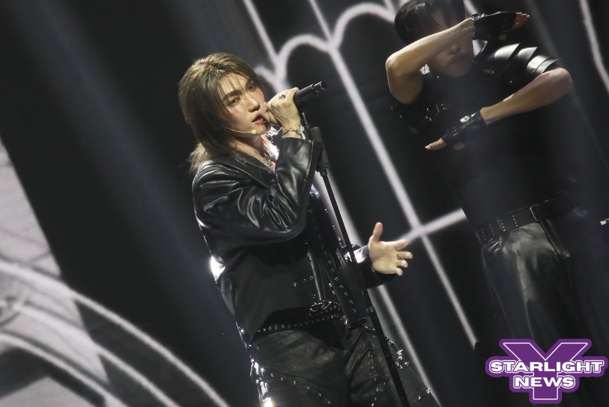 StarlightYnews's tweet photo. บรรยากาศ “บอสชัยกมล ”ในงาน “BOSSCKM DREAM WARRIOR CONCERT”

DREAM WARRIOR CONCERT
#BOSSCKMDreamWarriorDay
#Bosschaikamon #BOSSCKM
#BOSSCKMDreamWarriorConcert https://t.co/IhvH41h69D