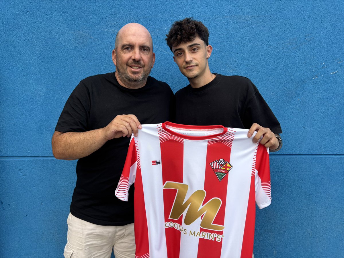 𝑩𝑰𝑬𝑵𝑽𝑬𝑵𝑰𝑫𝑶, 𝑴𝑨𝑹𝑪 ❗️

🤝🏻 Marc Marteles  se incorpora al primer equipo procedente del <a href="/CECabrils/">CECabrils</a> 

⚽ Centrocampista 

✍🏻 2️⃣0️⃣2️⃣6️⃣

#SienteLaLlefi 🔴⚪️ #Llefia