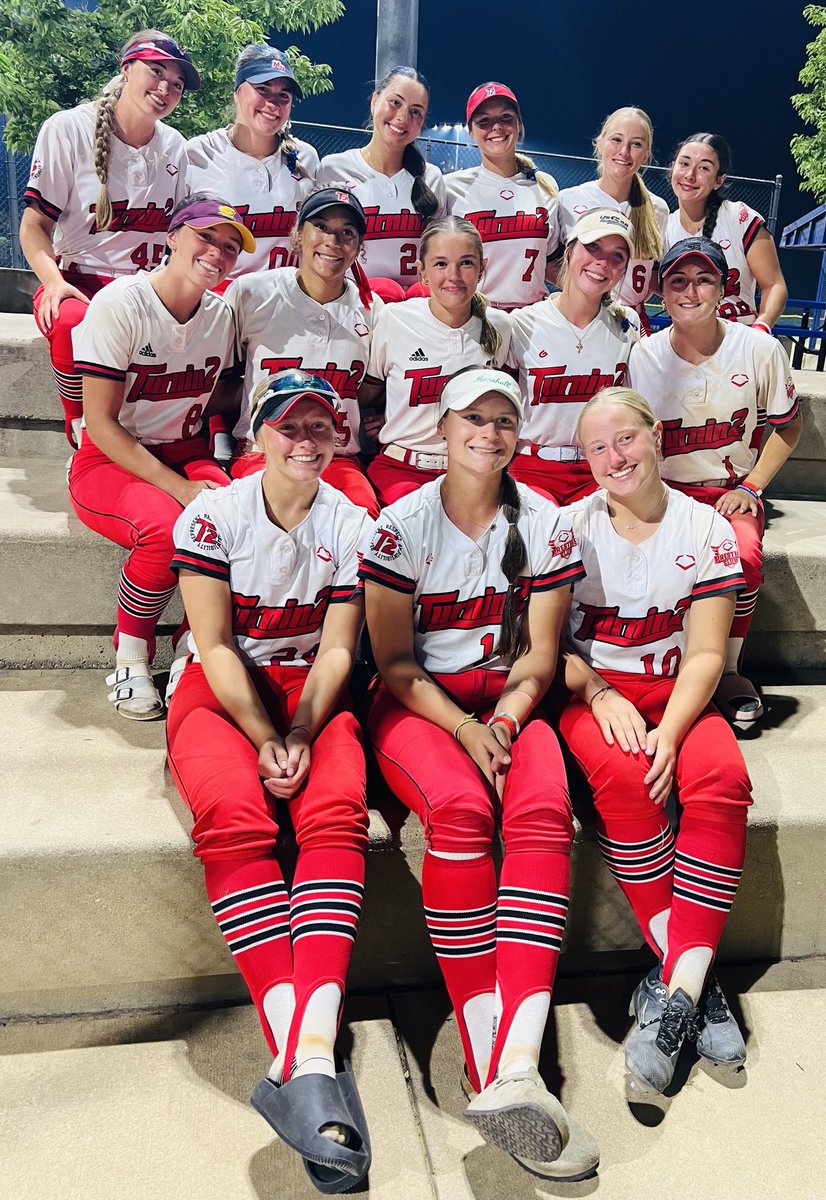4-1-1 this week at the Triple Crown Sparkler so far!!  2-0 in bracket with a big one coming this afternoon.  Total team effort with contributions from all!!  Exiting group to watch compete!