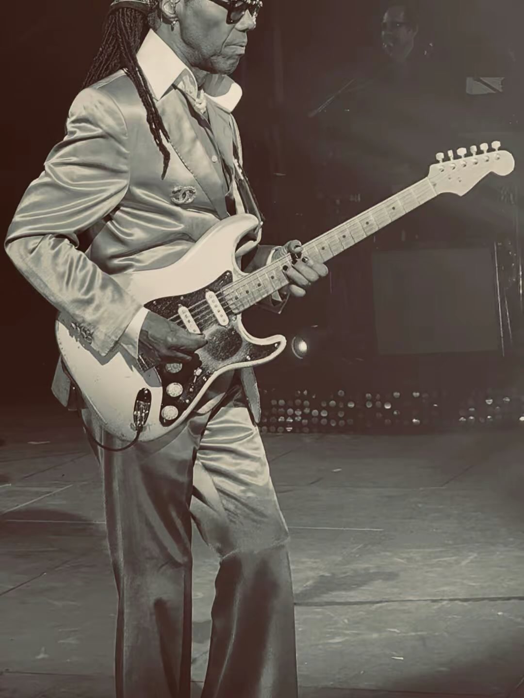 アート・デザイン・音楽 NILE ROGERS official programme 驚きの値段 reflects Rodgers Nile Musician on artistry his of