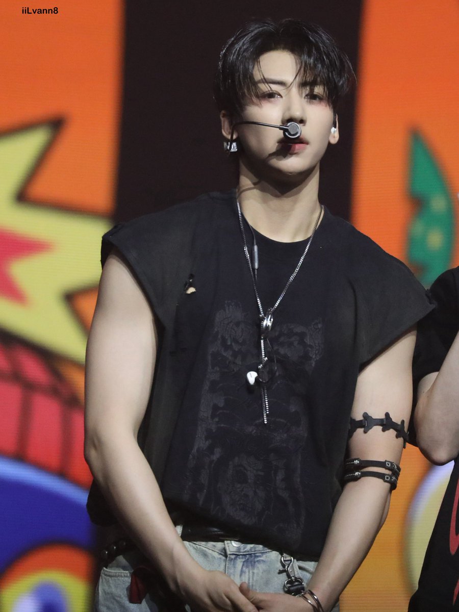 iiLvann8's tweet photo. 250705
#POLARIX #폴라릭스 #YANGDONGHWA #양동화 #梁彤华 #ヤンドンファ #MIXEDPOP2025 https://t.co/7sdNuVsVh4