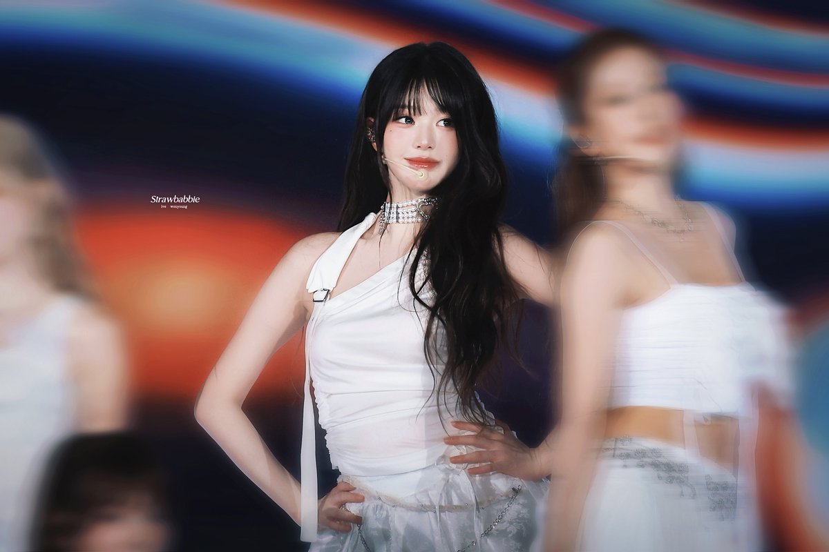 250705 

🩵🪽✨

#아이브 #IVE #장원영 #JANGWONYOUNG #원영 #WONYOUNG #ウォニョン <a href="/IVE_twt/">IVE</a>