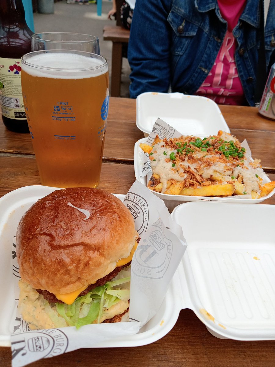 Karz From The 'Ding ๐๐๐ฆโ๐บ๐ท๐ฅ๐ฆ๐ง๐ง (@ffskarz) on Twitter photo Good grub, good beer and good company with <a href="/claredoc76/">Clare D ๐พ โฝ ๐ถ๐ต #Zons</a>, <a href="/Fozziebear17/">fozziebear17</a>, <a href="/CharlieRfc1871/">Charlie Bindon</a>, <a href="/Charlotte281121/">Charlotte</a>, and <a href="/hiley_steve/">Steve Hiley</a> all available from <a href="/bluecollarfood/">BLUE COLLAR ๐ฎ๐๐น</a> Good grub, good beer and good company with <a href="/claredoc76/">Clare D ๐พ โฝ ๐ถ๐ต #Zons</a>, <a href="/Fozziebear17/">fozziebear17</a>, <a href="/CharlieRfc1871/">Charlie Bindon</a>, <a href="/Charlotte281121/">Charlotte</a>, and <a href="/hiley_steve/">Steve Hiley</a> all available from <a href="/bluecollarfood/">BLUE COLLAR ๐ฎ๐๐น</a>