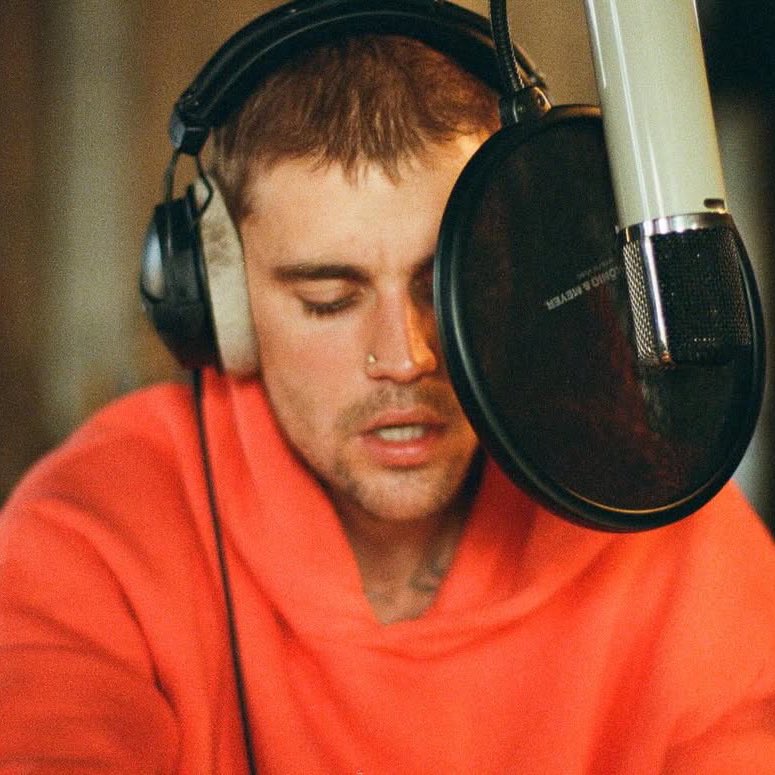 biebernovidade's tweet photo. 🚨ÁLBUM COM 700 MÚSICAS, E NUNCA LANÇA! Justin Bieber esteve no estúdio novamente no último dia 3 de Julho. https://t.co/ETwrodnmxK