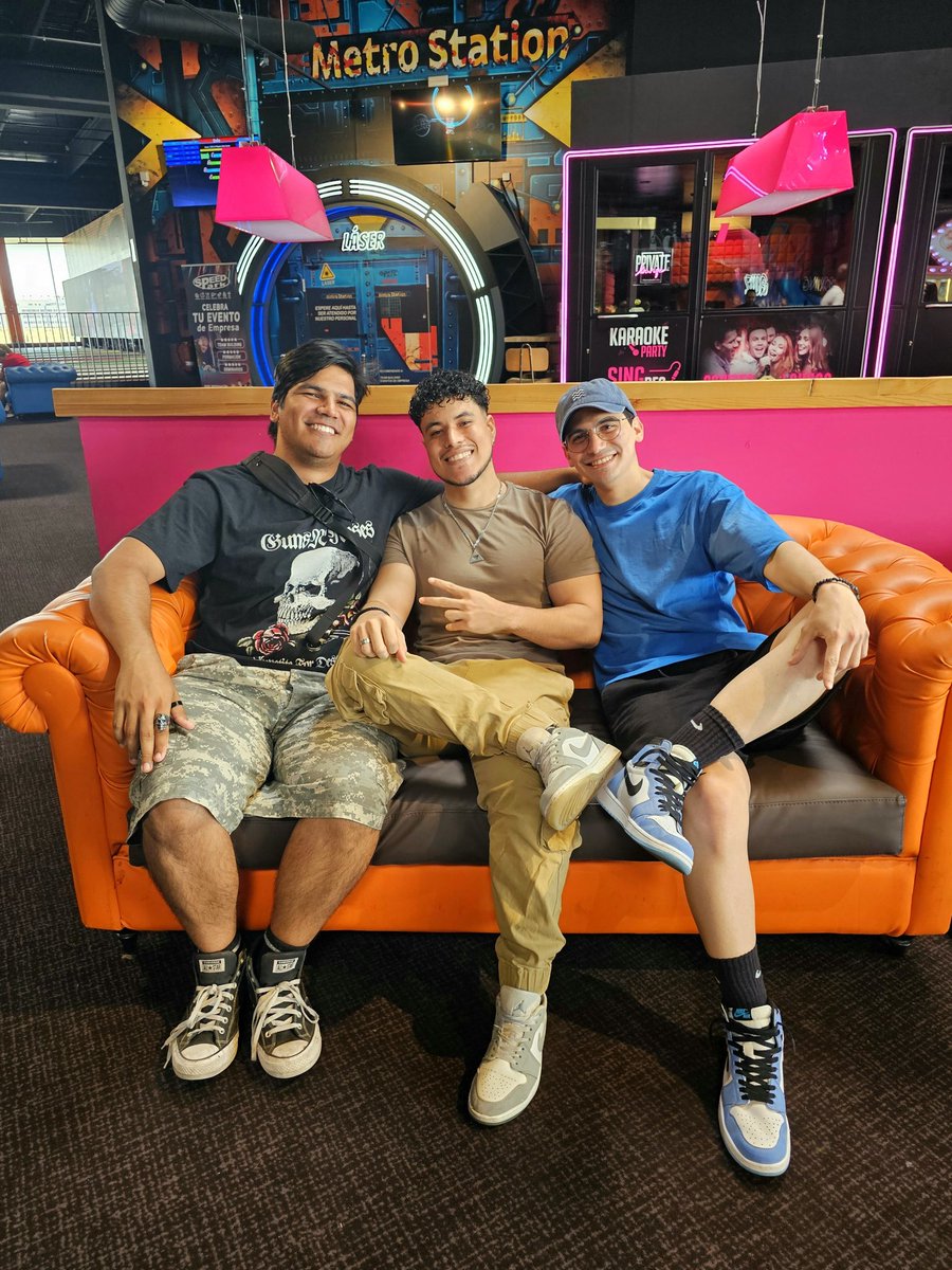 Falcos 𝗰𝗮𝗹𝗶𝗲𝗻𝘁𝗲𝘀 por tu zona 🐦
Haz click aquí para chatear.