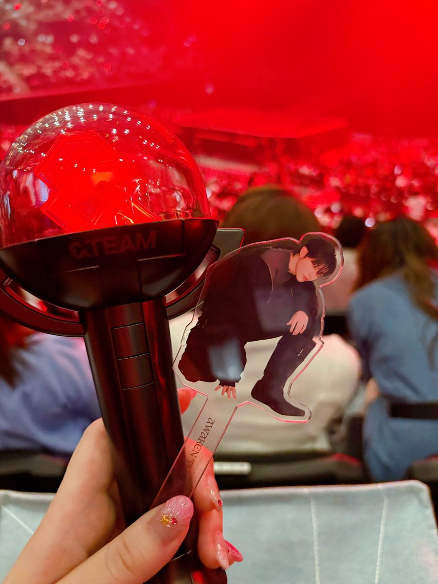 dbdm_ominmin's tweet image. &amp;amp;TEAMのライブ楽しすぎたー！！😭💕
あと大阪neoの墓守アクスタとファイル買っちゃった!
ビジュ良き