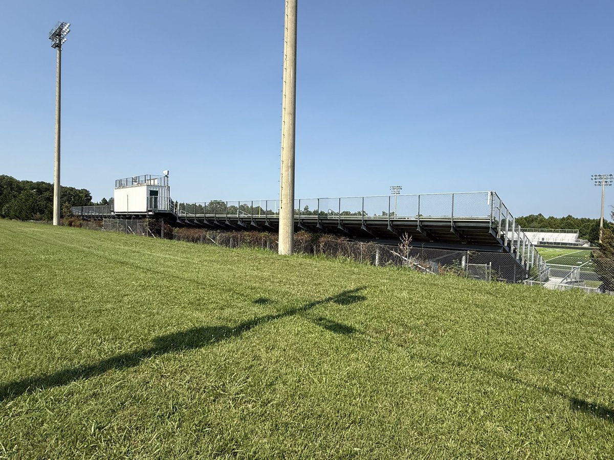 RandomSportsGem's tweet image. Riverbend High School in Fredericksburg, Virginia! Home of the Bears!