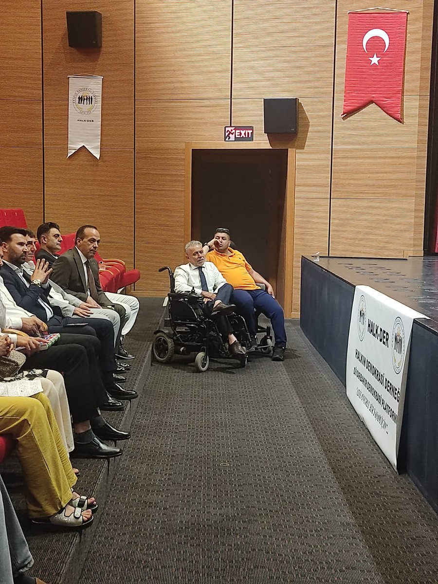 x.com/Vanliamcan/sta…
<a href="/vali_zorluoglu/">Murat Zorluoğlu</a> 
<a href="/dunyadanfinans/">Ekonomi Dünyası</a> 
<a href="/srkntnyldz/">Serkan Tanyildizi</a> 
<a href="/gokhanozoguz/">Gökhan Özoğuz</a> 
<a href="/CenapDoc/">Prof.Dr.Cenap Ekinci</a> 
<a href="/diyarbakirbld/">Diyarbakır Büyükşehir Belediyesi</a> 
<a href="/Diyarbakirbaro/">Diyarbakır Barosu</a>