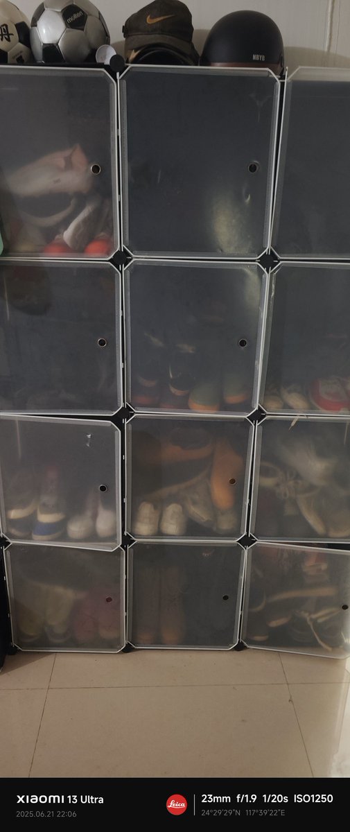 满柜子鞋
出货到7月20日
7月21日没清掉的就拉去丢垃圾桶
限时200元=原味袜子内裤+鞋
款式随机，优先好鞋
不过全都是脏没洗😂