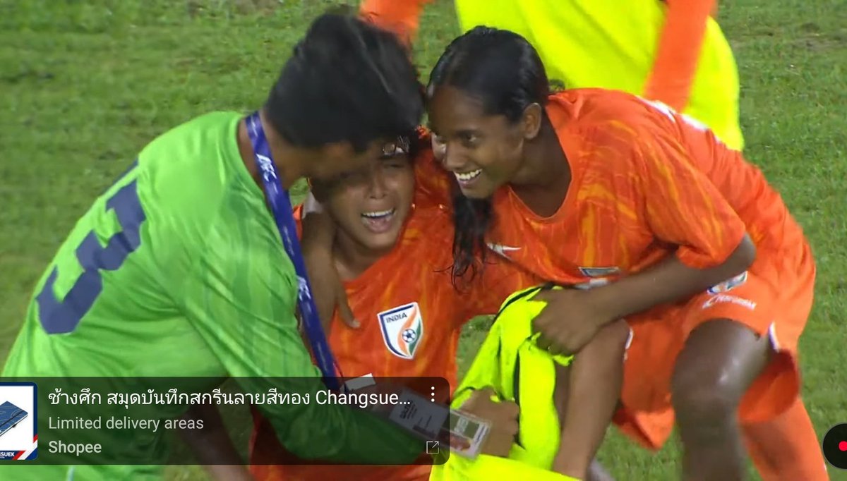 AbhroFC's tweet photo. This is what it means to them 🔥
They didn't stop fighting till 97' 🎯
[The men's team could have easily conceded 2  after 90' 🥲] 
They deserve to celebrate 🥳 
They made us proud ❤️
We are proud of you girls 💙🇮🇳
We are going to ASIA 🥹🤩

#IndianFootball #AFCQualifier https://t.co/XXAjBlM72L