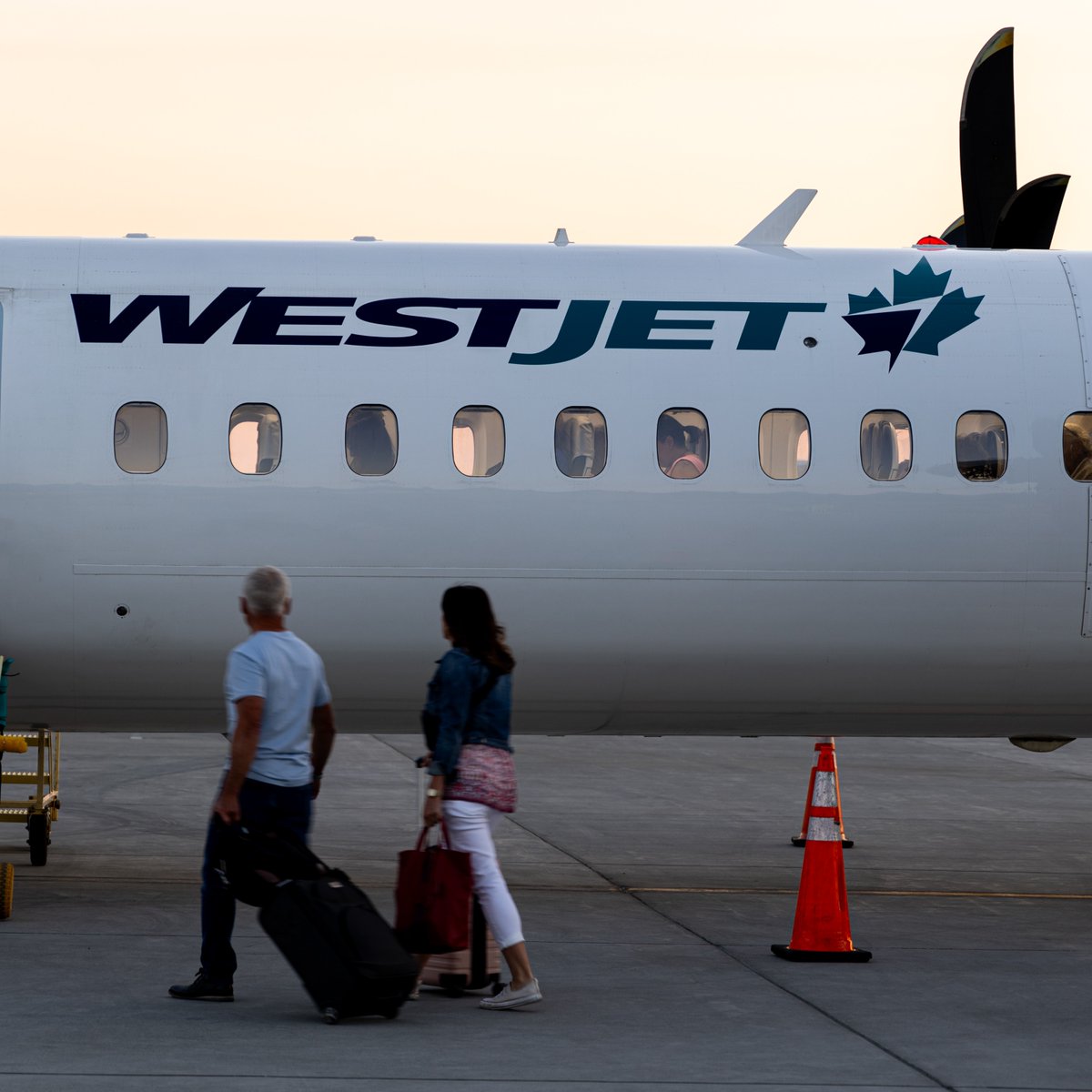 ✈️ Edmonton flights are back for the summer

Direct service between Nanaimo and Edmonton returned earlier this summer!

🛫 Non-stop flights with WestJet run through to August 30, making it easy to enjoy everything from Island escapes to prairie getaways.