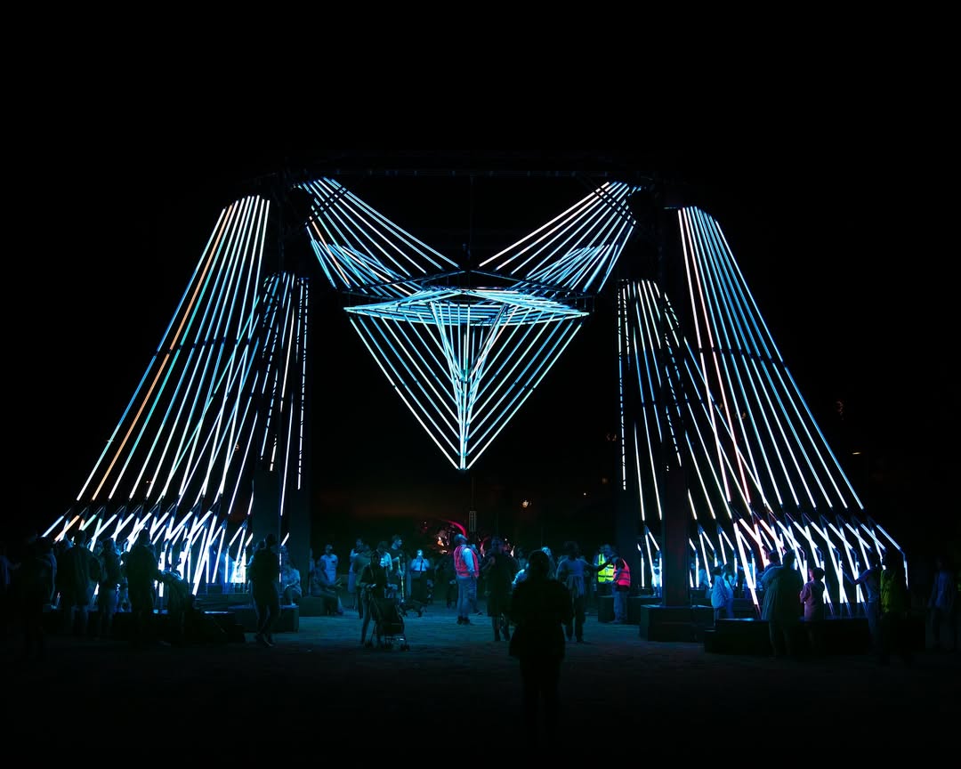 StratfordON's tweet photo. ✨ANNOUNCEMENT✨
The 6th annual Lights On Stratford returns this winter with a theme of RADIANCE! We’re beyond excited to present the Canadian premiere of CHRONOHARP by Amigo &amp; Amigo, which debuted at the internationally renowned Vivid Festival in Sydney, Australia. https://t.co/EXG7hLhzLr