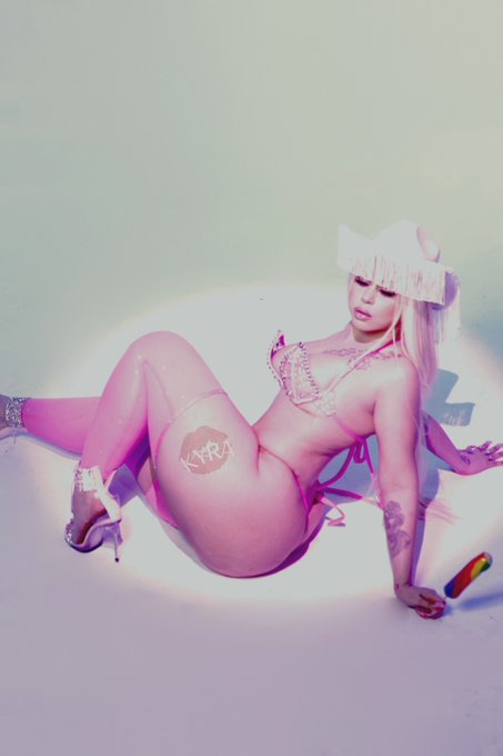 Watch 𝐊𝐘𝐑𝐀_𝐋𝐀𝐂𝐄𝐃's leaked NSFW photo on TwXstars