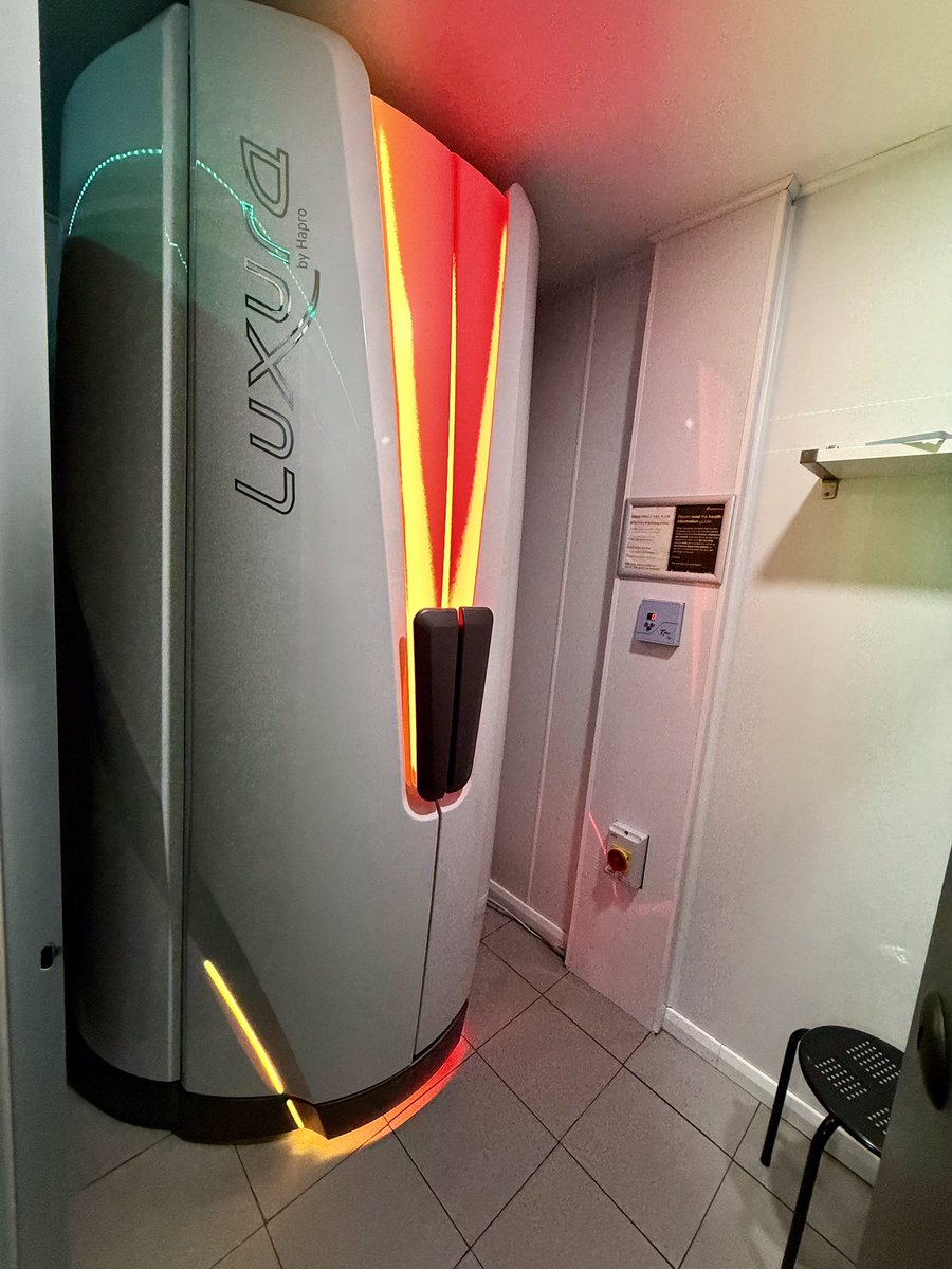 CHIGWELL SALON 
NEW STAND UP READY TO USE
please reduce your minutes