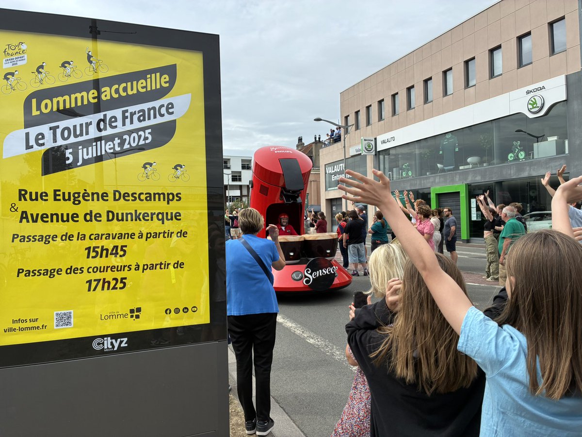 La caravane du #TDF2025 arrive à #Lille, elle vient de passer #Lomme ! <a href="/Lille_actu/">Lille actu</a>