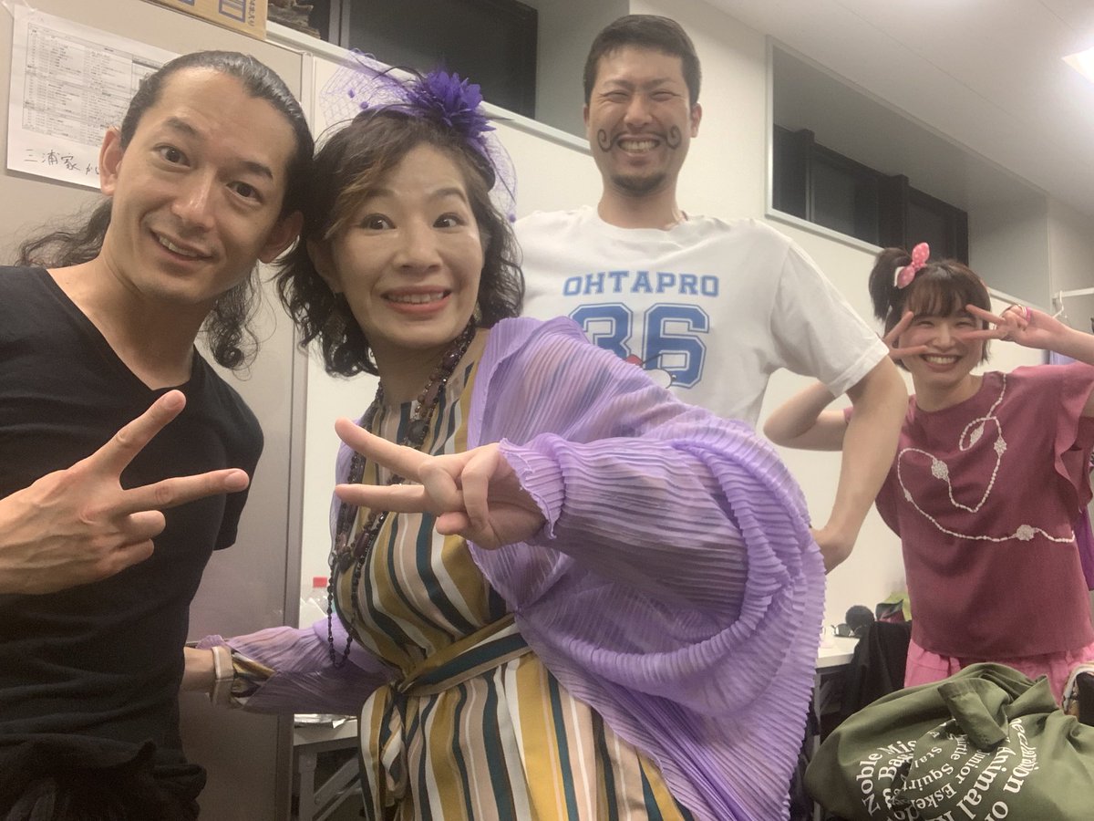 chieohashi's tweet photo. ご来場くださった皆様、
応援してくださった皆様、
ありがとうございました！！

ひと足先に千秋楽、からの今夜。
明日の無事大千穐楽を祈りつつ
月をみながらホッとひと息。

#病は気から
#ジョブキタ北八劇場 https://t.co/U12k1QLFLl