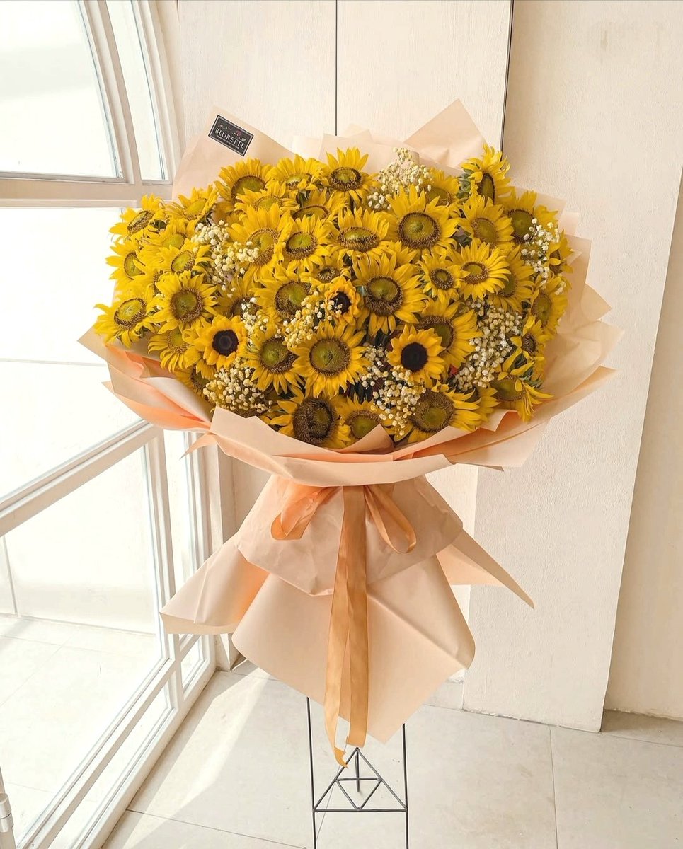 ✨ A wish has been granted for you 🧞‍♂️

To: <a href="/Distorasi/">GALIH MERUNGKIH.</a> <a href="/sirnotcracker/">Goen.</a> <a href="/Enkriateia/">DAN OSCAR,</a>

💌: Thank you for being Xdinary Hours until today and always. I wish happiness always surrounded around all of you. Xoxo.

Order: Big sunflower.
From: A.