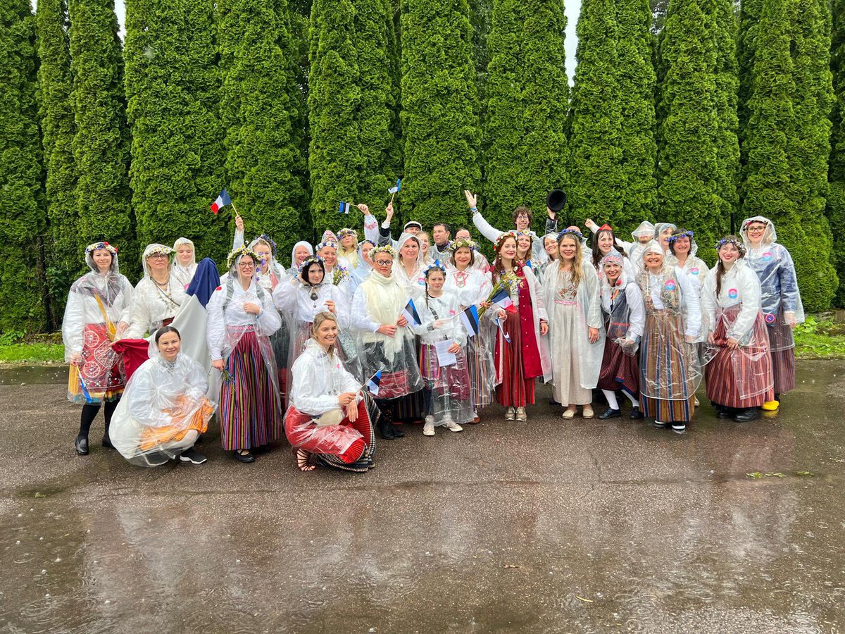 EmmanuelMignot2's tweet image. Tallinn under the rain but what a beautiful dance and song festival 🇪🇪💃
