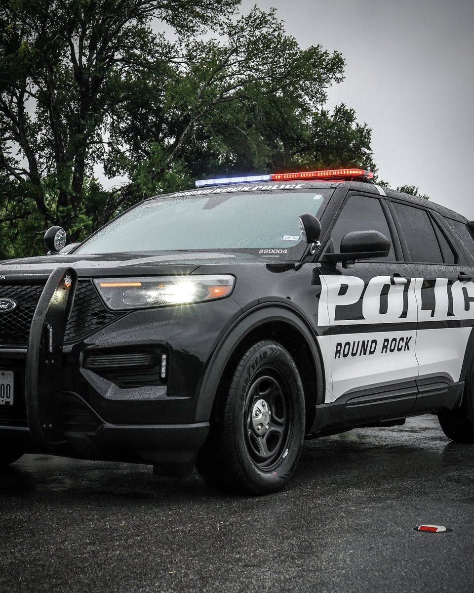 roundrockpolice's tweet image. Central Texas roads are slick after recent heavy rain, with more showers and thunderstorms expected throughout the day.
Please slow down and use extreme caution when driving:
• Stay weather-aware—sign up for emergency alerts at warncentraltexas.org
• Adjust to road…