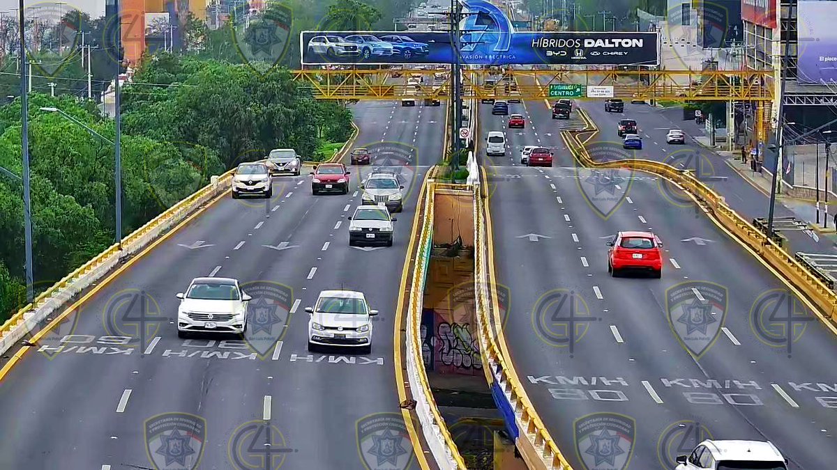 Buen día 👮🏻👍🏼

✔️Esta mañana, la actividad vehicular en la ciudad se mantiene ligera y fluyendo sin complicaciones 

🛻🚕 Las principales calles y avenidas registran poca afluencia vehicular 

👮🏻‍♂️💬 Evitemos accidentes, la #SSPC de la Capital te da las siguientes recomendaciones: