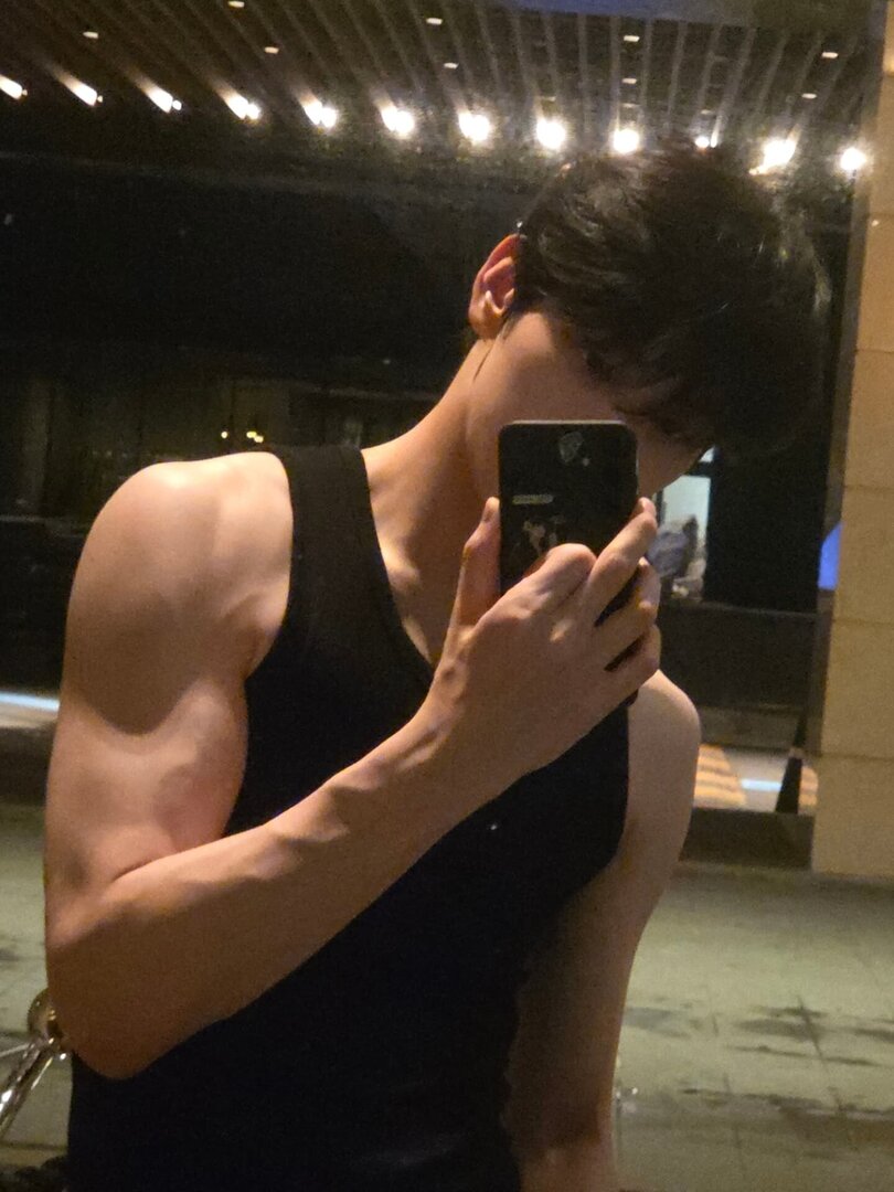 selfolssi ♤ tweet media