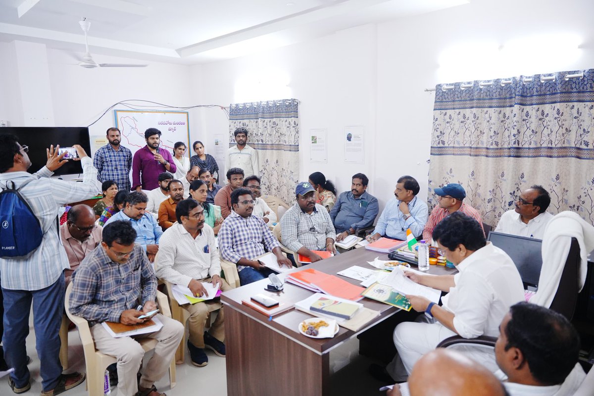 Kandula Durgesh (@kanduladurgesh) on Twitter photo నిడదవోలు నియోజకవర్గంలోని మండల పరిషత్ కార్యాలయంలో స్వర్ణాంధ్ర విజన్ 2047 లో భాగమైన పీ4(పబ్లిక్, ప్రైవేట్, పీపుల్స్, పార్టనర్ షిప్) విధానం అమలుపై అధికారులతో సమీక్ష సమావేశం నిర్వహించడం జరిగింది.
<a href="/PawanKalyan/">Pawan Kalyan</a> <a href="/ncbn/">N Chandrababu Naidu</a> <a href="/narendramodi/">Narendra Modi</a>
#IdhiManchiPrabhutvam
#SwarnandhraVision2047
#P4 నిడదవోలు నియోజకవర్గంలోని మండల పరిషత్ కార్యాలయంలో స్వర్ణాంధ్ర విజన్ 2047 లో భాగమైన పీ4(పబ్లిక్, ప్రైవేట్, పీపుల్స్, పార్టనర్ షిప్) విధానం అమలుపై అధికారులతో సమీక్ష సమావేశం నిర్వహించడం జరిగింది.
<a href="/PawanKalyan/">Pawan Kalyan</a> <a href="/ncbn/">N Chandrababu Naidu</a> <a href="/narendramodi/">Narendra Modi</a>
#IdhiManchiPrabhutvam
#SwarnandhraVision2047
#P4