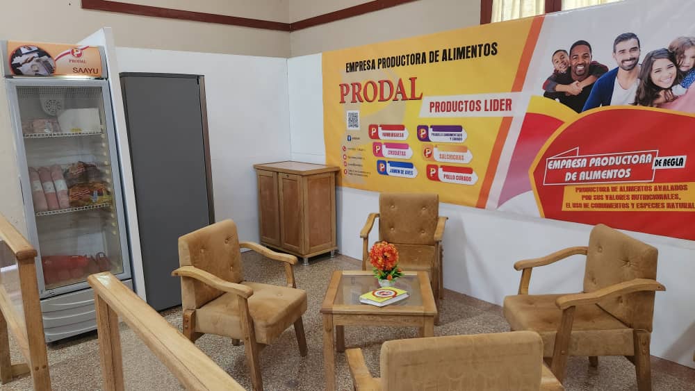 ProdalC12130's tweet photo. Prodal participa en la Feria Agropecuaria. Encuentro de Productores y Elaboradores de Alimentos.

#MinalXMasAlimentos
#Prodal https://t.co/1KohRc334Y