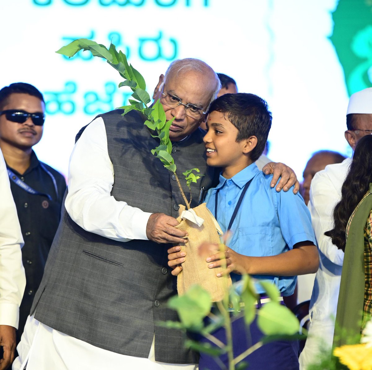 Priyank Kharge / ಪ್ರಿಯಾಂಕ್ ಖರ್ಗೆ tweet media